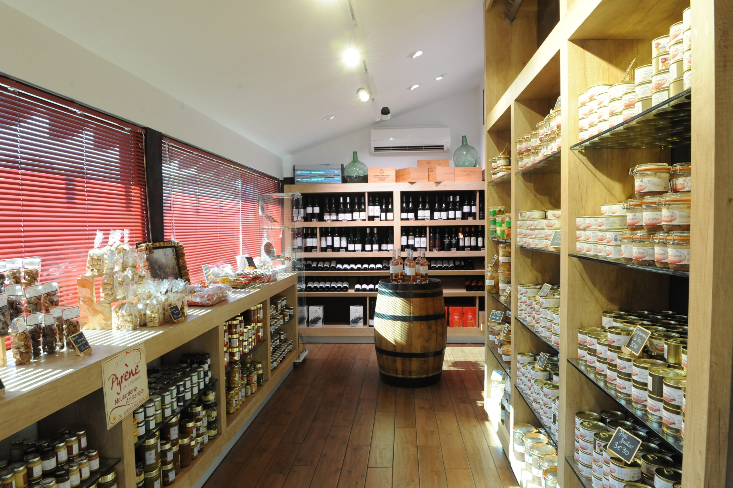 DSC_9074 Maison Pouget | Boucherie - Charcuterie à Bourg-Madame | La boutique épicerie et conserves